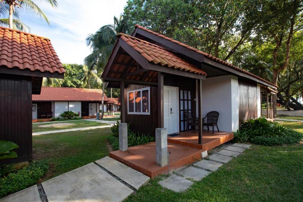 Adena Beach Resort Kuantan Exterior photo