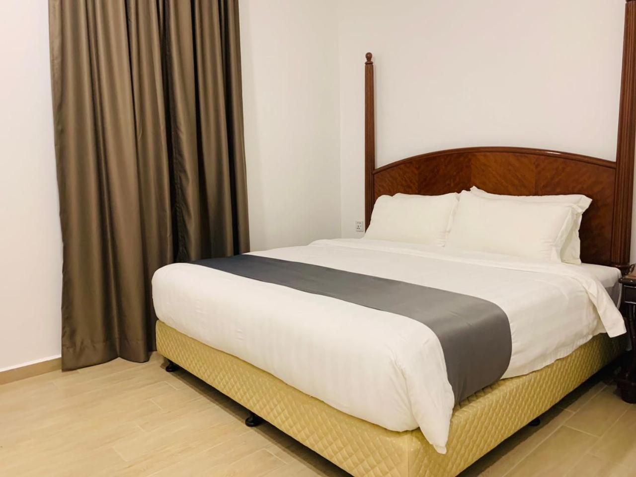 Adena Beach Resort Kuantan Exterior photo